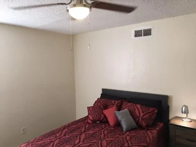 Quiet Townhouse Close To Fort Sill!
